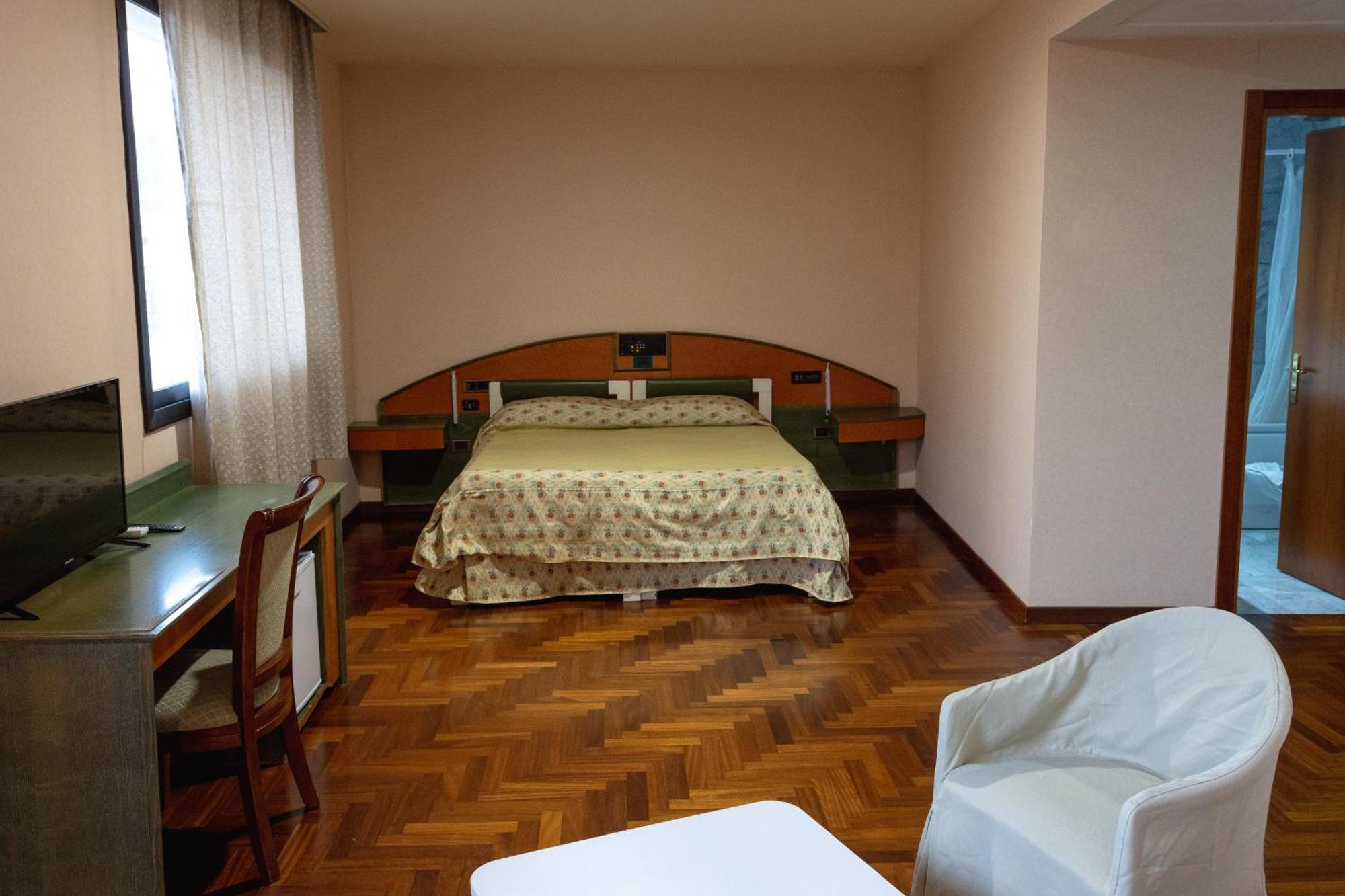Hotel San Nicola Лагонегро Екстериор снимка